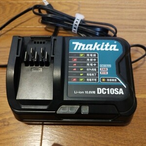 マキタ 10.8V スライドバッテリ専用 小型急速充電器 DC10SA