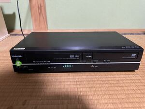 TOSHIBA 東芝 VHS DVD 一体型ビデオデッキ　SD-V800