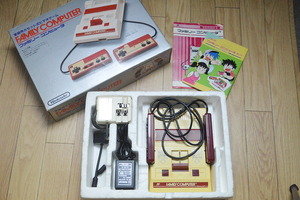 任天堂ファミリーコンピューター　動作未チェック ジャンク品