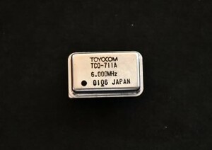 トヨコム（TOYOCOM）の未使用品の水晶発振器「6MHz（型名 TOC-711A）」1個①