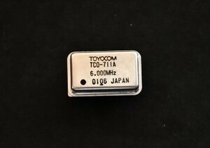 トヨコム（TOYOCOM）の未使用品の水晶発振器「6MHz（型名 TOC-711A）」2個①