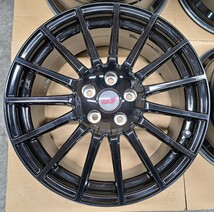 【美品】スバル WRX STI 純正 オプション 18インチ 8.5J ホイール 4本セット ブレンボ対応　レヴォーグ GVB VAB GRB GVF GDB 114.3_画像3