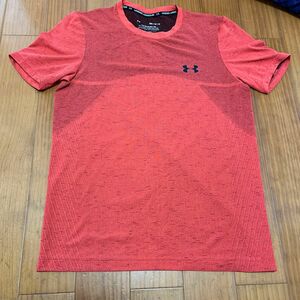 UNDER ARMOUR 半袖 Tシャツ　M、170cm