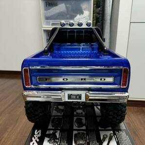 新品未使用 トラクサス TRAXXAS TRX4 フォード F150 ハイトレイルエディション ブルー ブロンコ ディフェンダーの画像4