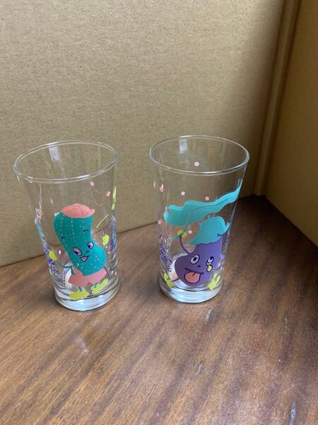 昭和レトロ るんるんきゅうりくん&あっかんべーなすびくん ガラスのコップ