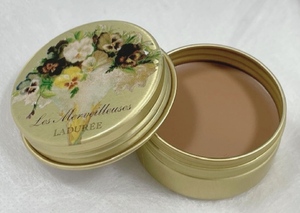 Les Merveilleuses LADUREE