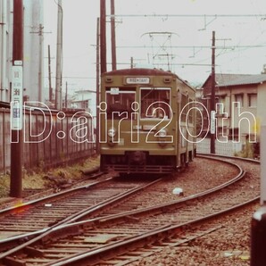 R2022-1【古い 鉄道 スライド ポジフィルム】35mm 3コマ◇東京急行電鉄 東急 世田谷線 150形 ※ネガ ポジ フィルム 鉄道 駅 電車 汽車の画像2