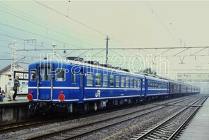 RP0003-5【古い 鉄道 カラー ポジフィルム】35mm 4コマ◇スハフ12系 ※鉄道 駅 電車 汽車 蒸気機関車