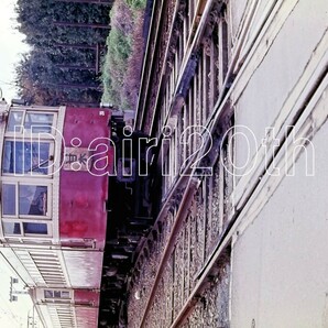 R2017-1【古い 鉄道 スライド ポジフィルム】35mm 4コマ◇西日本鉄道 西鉄 200形? 2000形 ※ネガ ポジ フィルム 鉄道 駅 電車 汽車の画像1