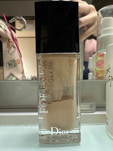 Dior スキン フォーエバー フルイドグロウ 0N