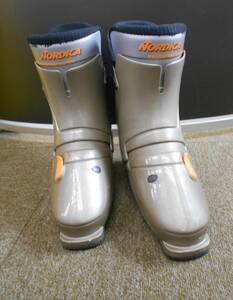  used NORDICA ski boots size 27.0~27.5.[F-147]* free shipping ( Hokkaido * Okinawa * remote island excepting )*