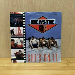 7インチ BEASTIE BOYS She's On It / Slow And Low Def Jam ビースティ・ボーイズ デフジャム LP シングル レコード 希少 レア