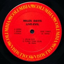 【米オリジナル】MILES DAVIS 美品 2LP LIVE-EVIL マイルスデイヴィス COLUMBIA 名盤 WAYNE SHORTER / GARY BARTZ / HERBIE HANCOCK_画像7