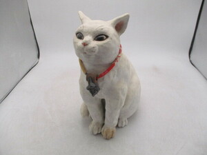 ** rare Yoshida one . cat white luck necklace ornament roasting thing . capital kiln **