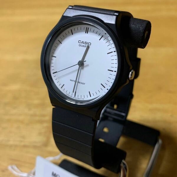 【新品・箱なし】カシオ CASIO クオーツ 腕時計 メンズ MQ-24-7EL ホワイト ブラック