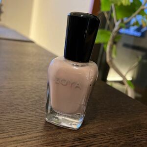 ZOYA ゾーヤ　ネイルラッカー　薄ピンク　sally マニキュア