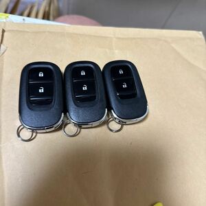 美品他☆送料無料☆ホンダ　ヴェゼル純正スマートキー　シビック(FL1 ) 2ボタンスマートキー　番号72147-3MO-J01 3個セット　97