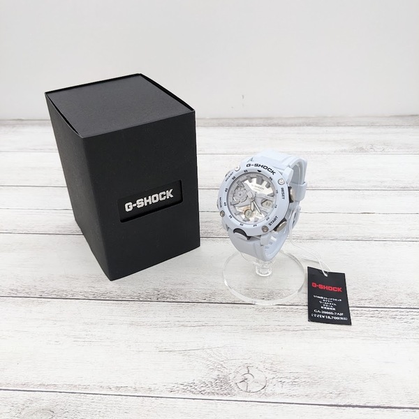 未使用品 CASIO カシオ G-SHOCK ジーショック 腕時計 GA-2000S-7AJF ホワイト 箱付き