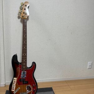 Fender precision bass、シリアル番号:N037765