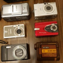 デジタルカメラ18台まとめセット　ジャンク　finepix f31fd,40i,4500,a303,sony dsc-hx7v,ricoh r8,ms-06s,olympus fe-240,canon s30,s40等_画像3