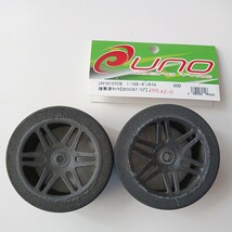 UNO　UN10137CB　1/10カーボンホイル　接着済タイヤ BOOST リア　長期保管品_画像1