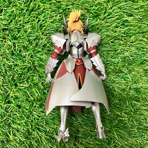 【中古品】『4-464』figma 414 Fate/Grand Order “赤”のセイバー アクションフィギュアの画像4