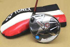 YONEX