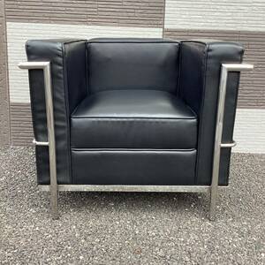  black chair 1 seater . sofa ①