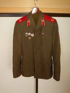 ロシア軍　旧ソビエト　制服　バッジ複数付属
