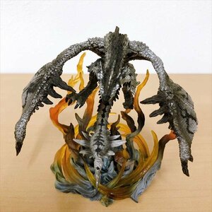 613*カプコン モンスターハンター DMAシリーズ 火竜 リオレウス 希少種 銀 フィギュア