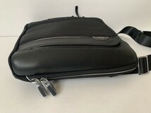 トゥミ　TUMI　バッグ　ショルダーバッグ　ワンショルダー　上部レザー　ボディバッグ_画像5