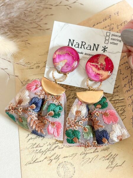 939≫アルコールインクアート【nara】2wayインド刺繍リボンタッセルイヤリング ハンドメイド