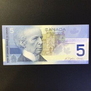 World Paper Money CANADA 5 Dollars【2002】の画像1