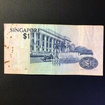 World Paper Money SINGAPORE 1 Dollar【1976】_画像2