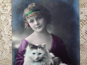 アンティークポストカード*猫を抱く美少女