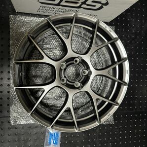 （1本）BBS RE-V7019 18インチ 8.5J＋50 PCD114.3 5穴 DB（ダイヤモンドブラック） FORGED スポーク傷有 センターキャップ欠品の画像2