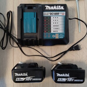 丸山バッテリーチェンソー マキタ充電器、バッテリー２個付 １度だけ使用の美品 DC18RF 18V6.0Ah makita 工具 充電器の画像2