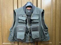 ◆SIMMS VERTICAL MASTER VEST（シムス バーチカルマスタベスト）／カラー：ローデン◆_画像1