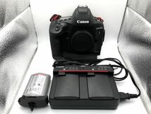 0401-136T⑳23376 デジタル一眼レフカメラ CANON キャノン EOS-1D X Mark-Ⅱ レリーズ回数 2,000以下 ボディ バッテリー ストラップ有 美品_画像1