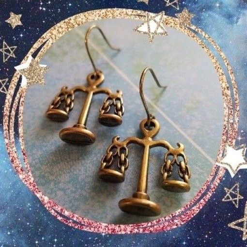 再販★No.607 天秤モチーフのユニークピアスorイヤリング 星座、ミニチュア、てんびん座、ホロスコープ、天秤座、星占い、高見え