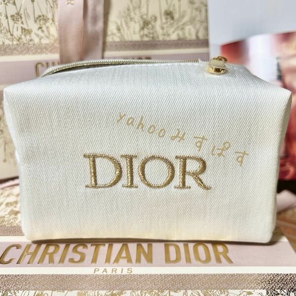 DIOR ディオール ノベルティ ホワイト ゴールドロゴ 刺繍 ファブリック テキスタイル 2024 新デザイン ポーチ 102