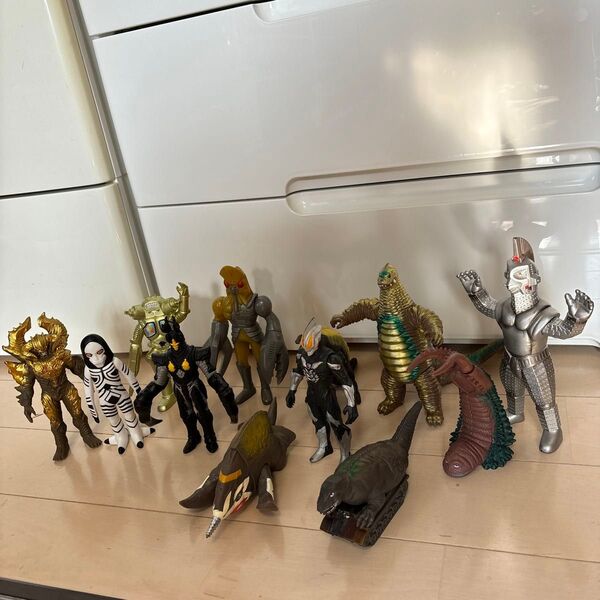 ウルトラマン ソフビ 怪獣