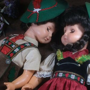∇花∇西洋人形コレクション 東欧の民族衣装に身を包む大きなソフビ人形 男女ペアセット 58.5/57.5cm クローズアイ ヘッドマークHV60の画像1