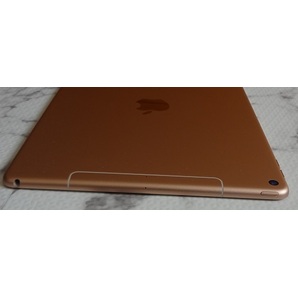 iPad air3 第三世代 64G A2123 Gold Wi-Fi+セルラー au ジャンク扱い 動作品の画像8