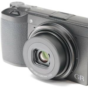 ★美品 ショット数187回★RICOH GR IIIx 元箱 バッテリ 充電器 取説 保証書付の画像2