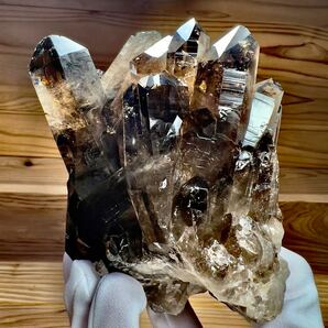 【特大】約1kg スモーキークォーツ ブラジル ミナスジェライス州産 レインボー 虹 アイリス 煙水晶 天然石 原石 鉱物 鉱物標本 標本 石の画像6