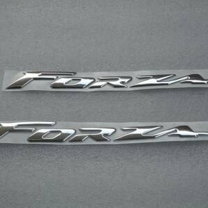 フォルツァ FORZA MF06 MF08 メッキ シルバー 薄形 ソフト エンブレム 2枚の画像1