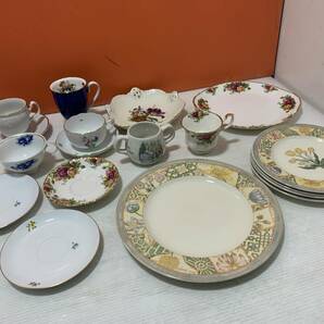 23/192☆食器 まとめ売り ROYAL ALBERT/OKURA/WEDGWOOD/CLASSIC ROSE/BERNADOTTE など 写真追加あり ゆうぱっく着払い☆A2の画像1