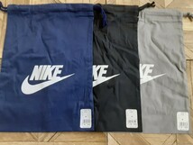 雑貨７】激安！！未使用 ナイキ/NIKE シューズ 約31×約41cm 　黒 紺 灰 3枚　無地 紫 1枚 計4枚セット 内袋 布袋 巾着袋 靴 上履き 現状_画像1