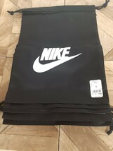 雑貨8】激安！！未使用 ナイキ/NIKE シューズ 約31×約41cm 　黒 紺 灰 各5枚　無地 紫 5枚 計20枚セット 内袋 布袋 巾着袋 靴 上履き 現状_画像2